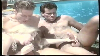 Huis bij het zwembad - Hongaarse synchrone vhs sex film