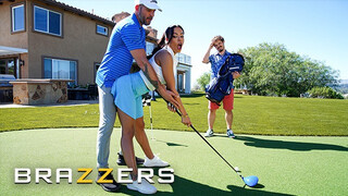 BRAZZERS - Luna Ster bedriegt man met golf coach in plaats van leren een nieuwe sport