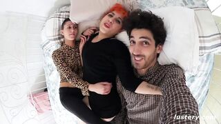 Wild huis trio amateur neuken scheren poesje zonder taboes