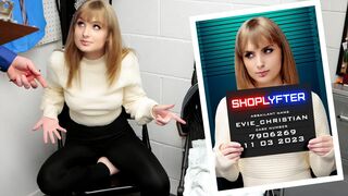 Evie wordt opgepakt voor winkeldiefstal en ondervraging