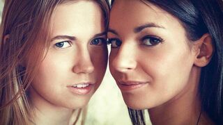 Sophia Laure en Violette Pink's Hot Lesbian Weekend