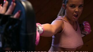Dillion Harper's wilde lesbische bokstraining met romi